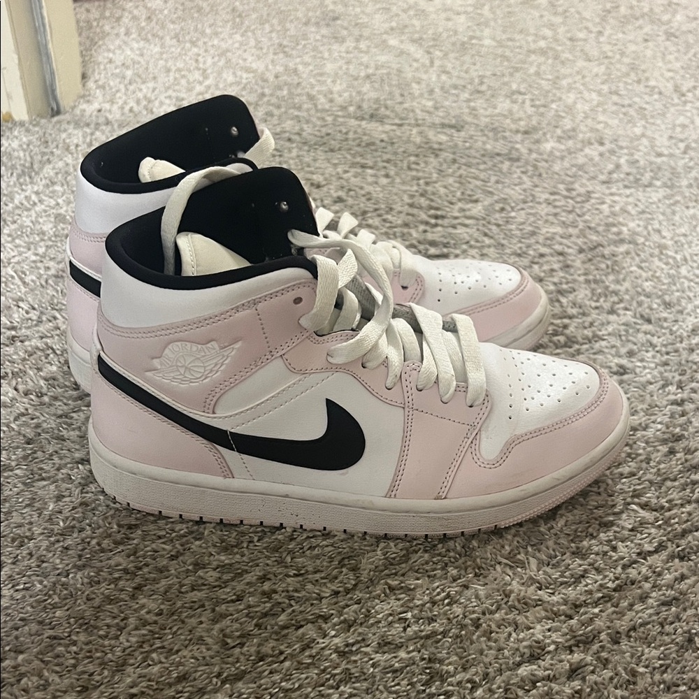 Nike Women's Black and Pink Air Jordans